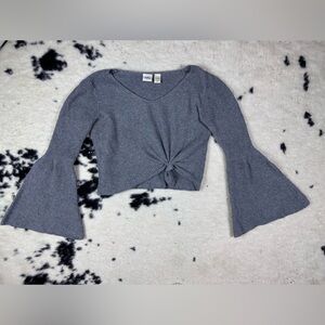 Daytrip Women’s Gray Long Belle Sleeve Knit Crop Sweater Size Medium